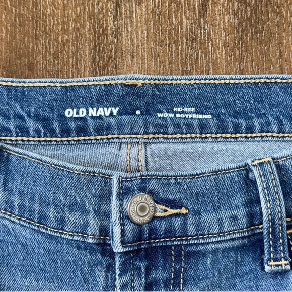 Old Navy Mid Rise Boyfriend Jean 6 Light Blue Straight Leg - Picture 6 of 10